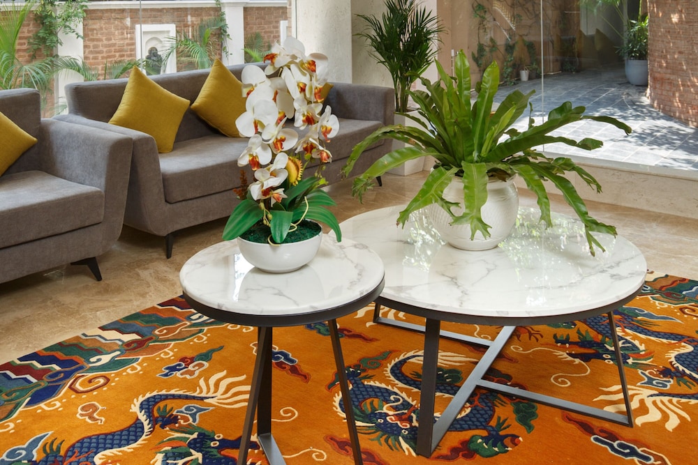 Hotel Thrive, A Tropical Courtyard 43/66