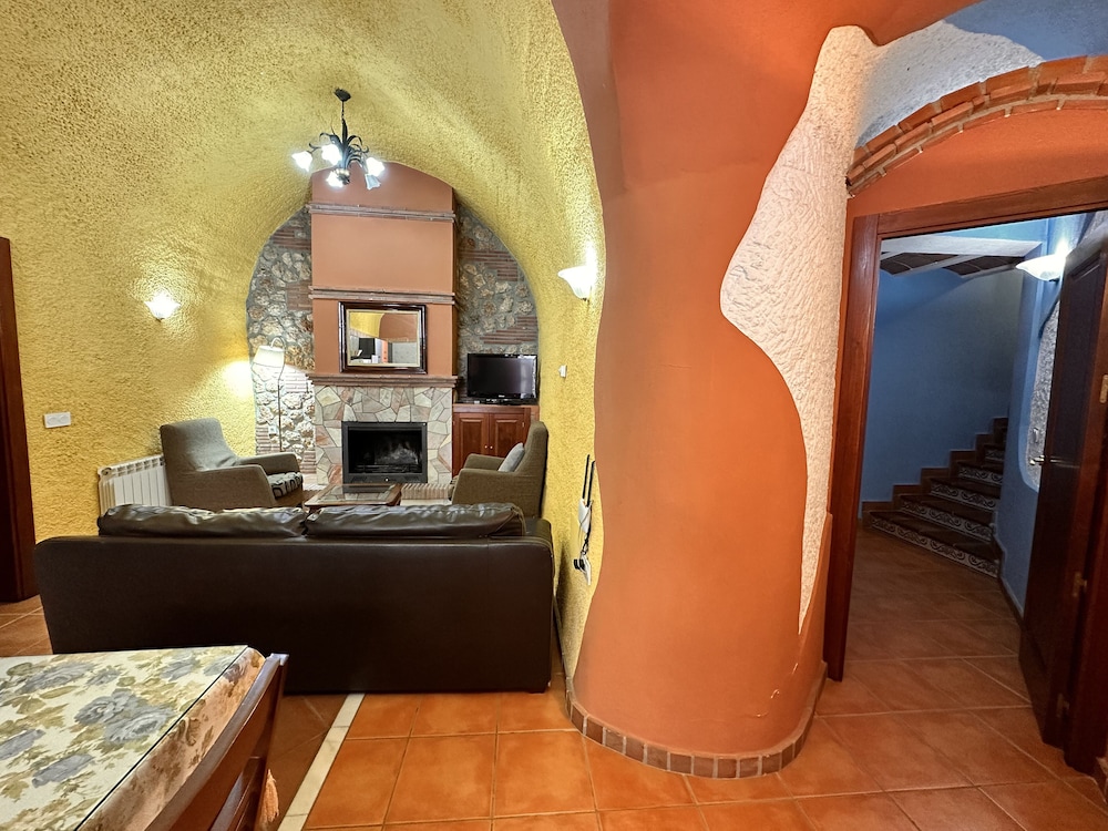 Cuevas La Granja 50/50