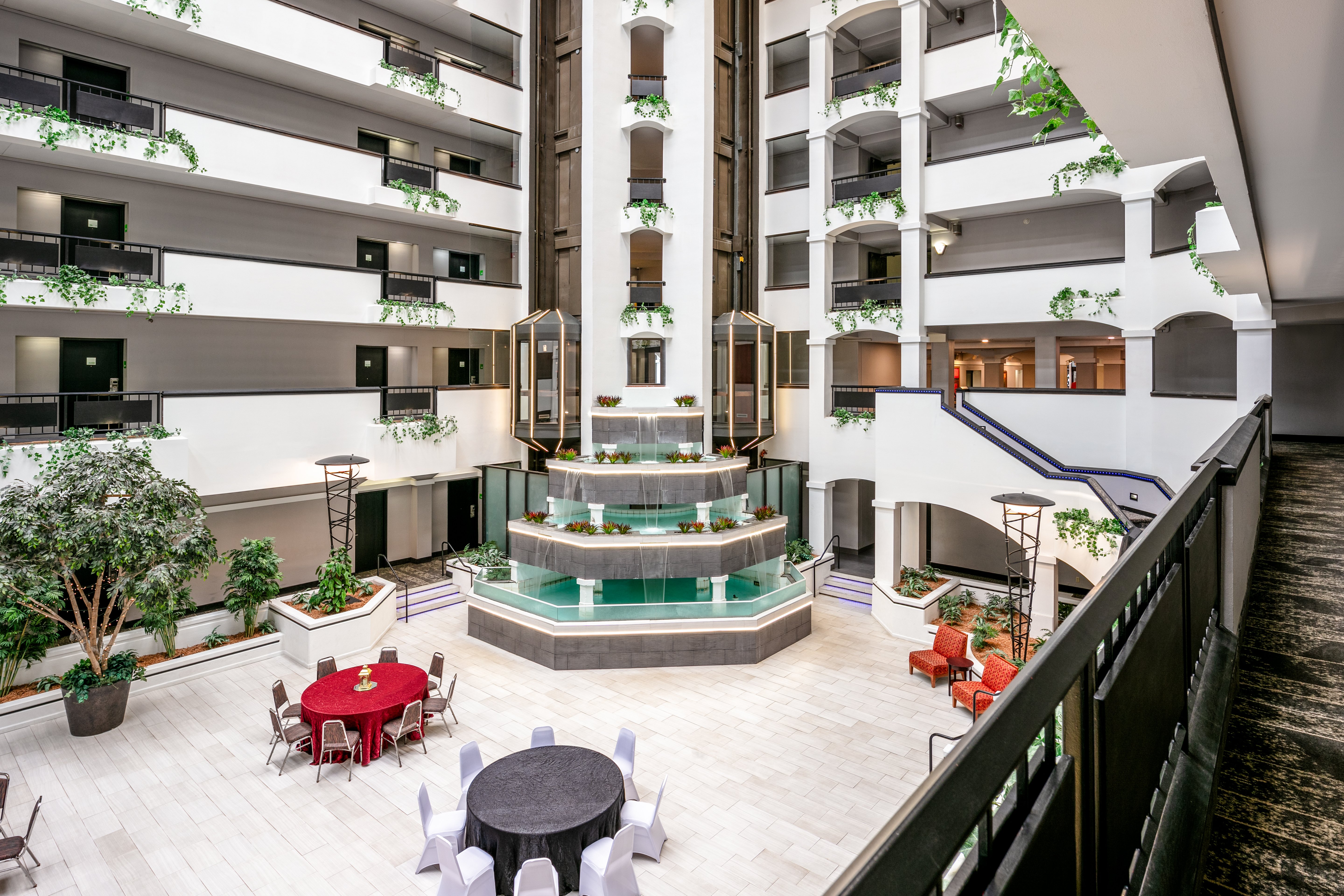 Holiday Inn Hotel And Suites Springfield I 44 7/77