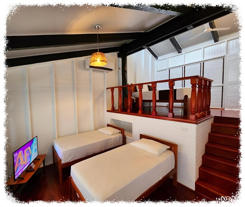 The Crows Nest Resort 55/77
