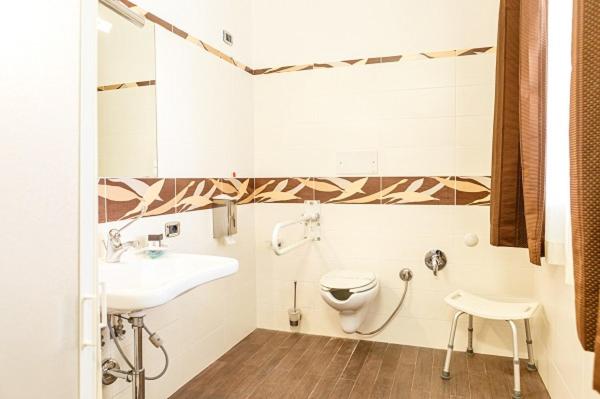غرفة ثلاثية لذوي الإعاقة، Hotel Villa Sofia 4/5