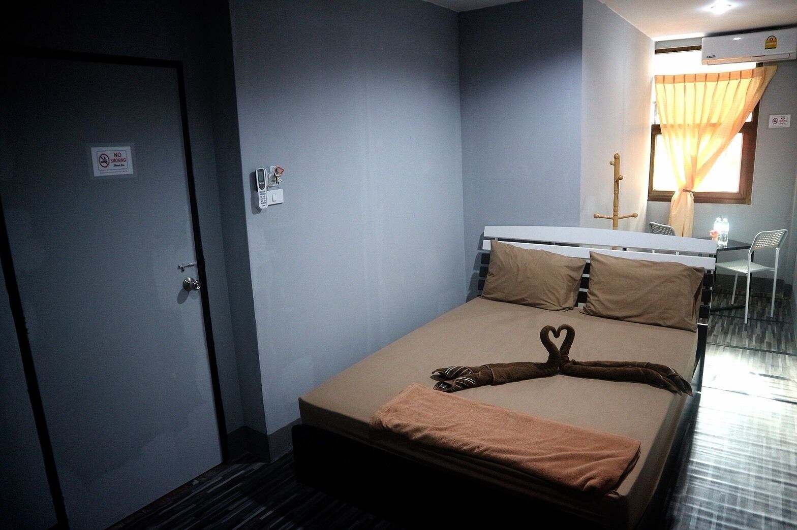 STANDARD, SINGLE, DOUBLE BED, CITY VIEW