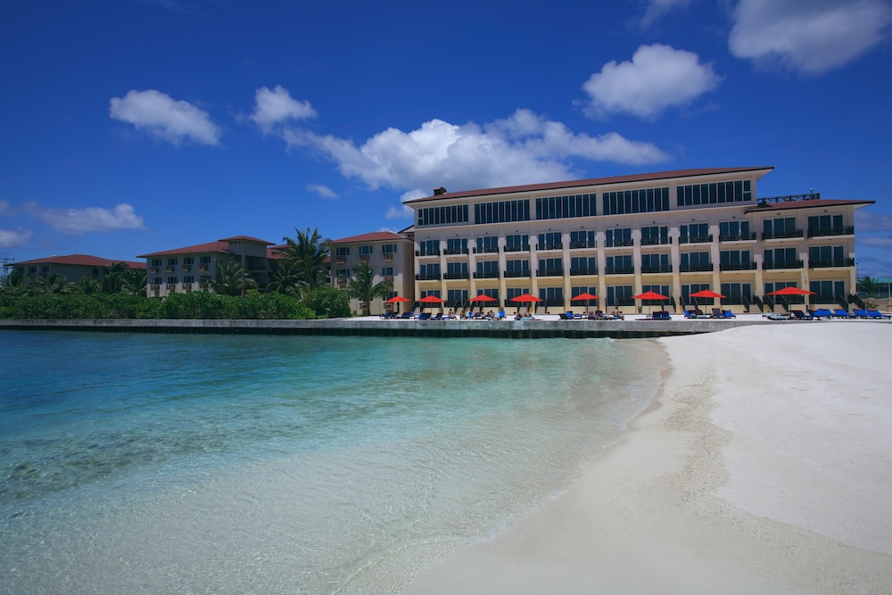 HULHULE ISLAND HOTEL 3/55