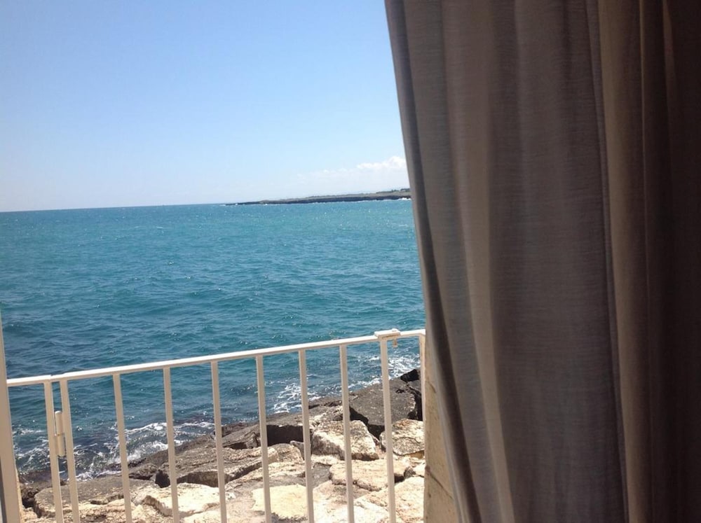 Bellavista Suites 33/50
