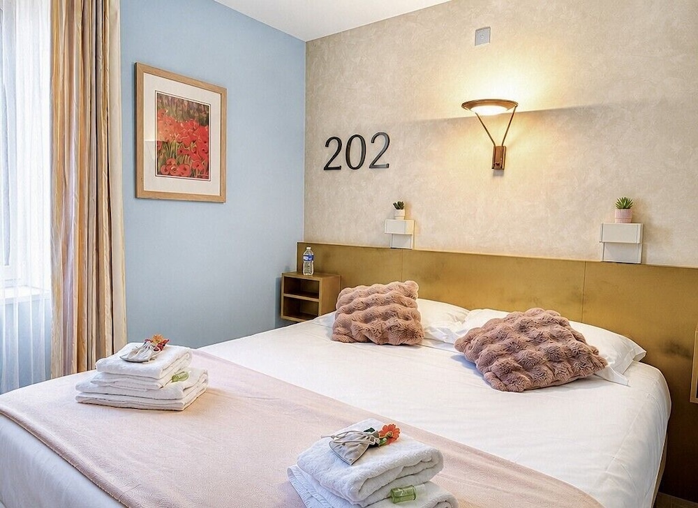 HOTEL LE LION D'OR 8/50