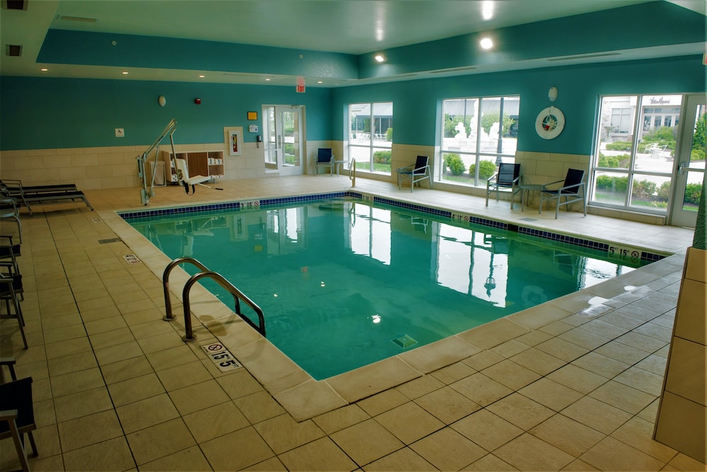 Holiday Inn Express & Suites Dayton North - Vandalia 36/50