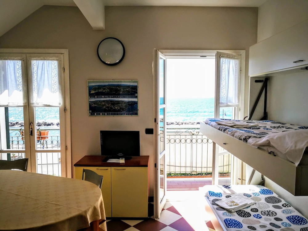 1 Bedroom, Comfort, Apartment, 2 Murphy Beds, Queen Bed, Sea View, Sofa, Terrace