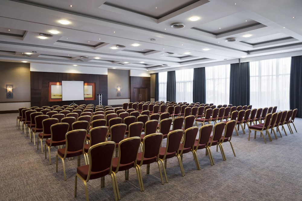 Ashford International Hotel & Spa 53/61