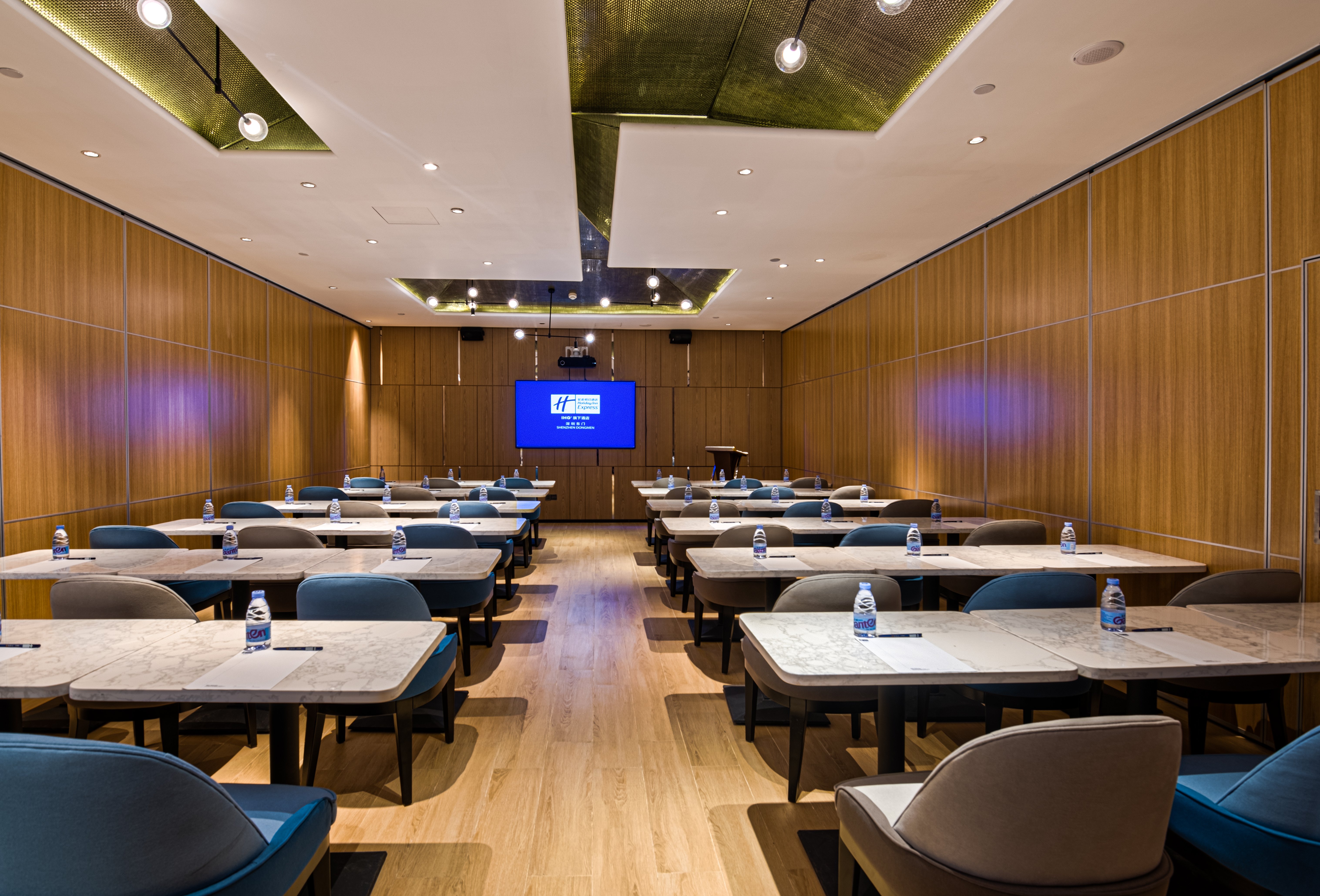 Holiday Inn Express Shenzhen Dongmen 15/22