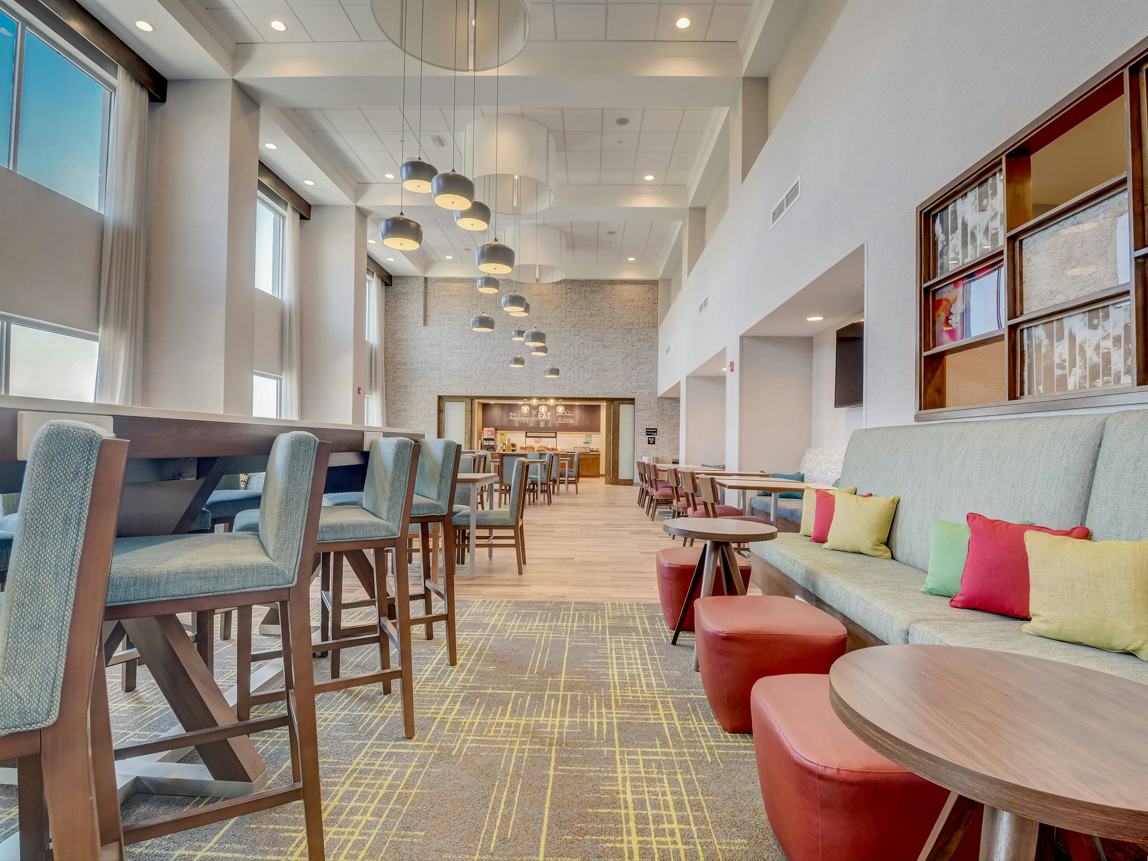 Hampton Inn and Suites Williamstown Ark Encounter 30/38