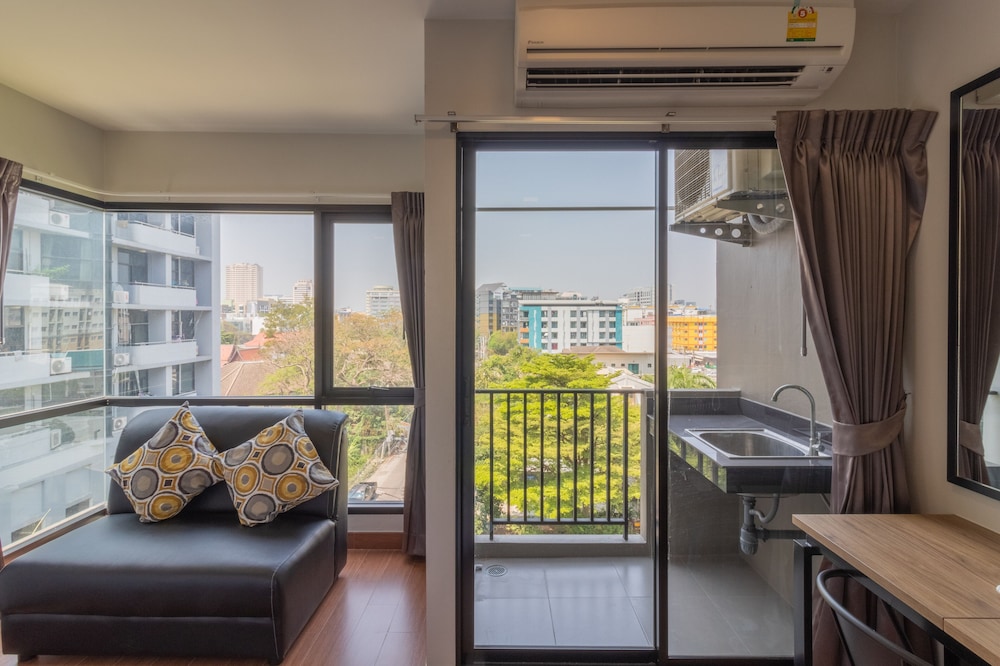 Casa Luxe Hotel And Resident 30/50