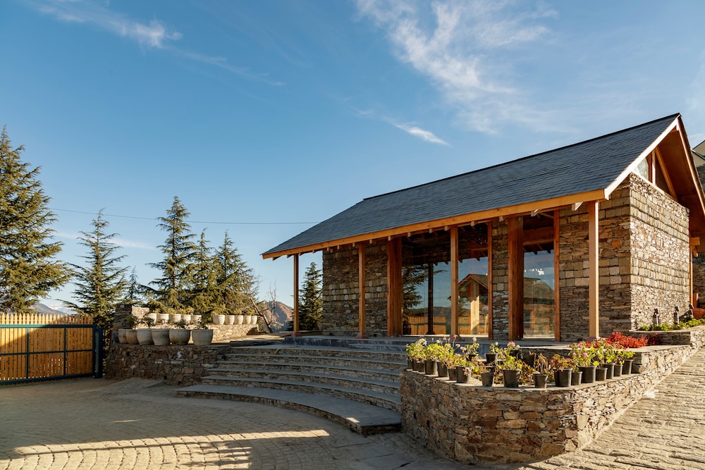 Taj Theog Resort And Spa Shimla 4/45