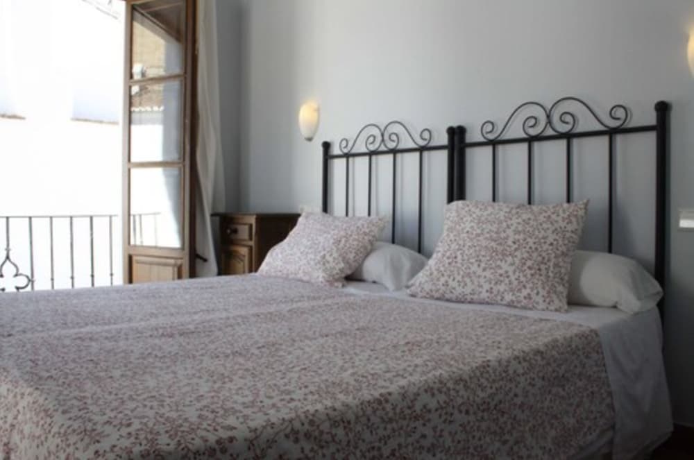 ROOM, DOUBLE BED, POOL VIEW, TERRACE