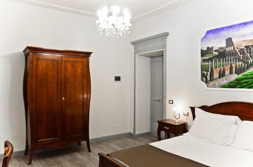 ROOM, DOUBLE BED