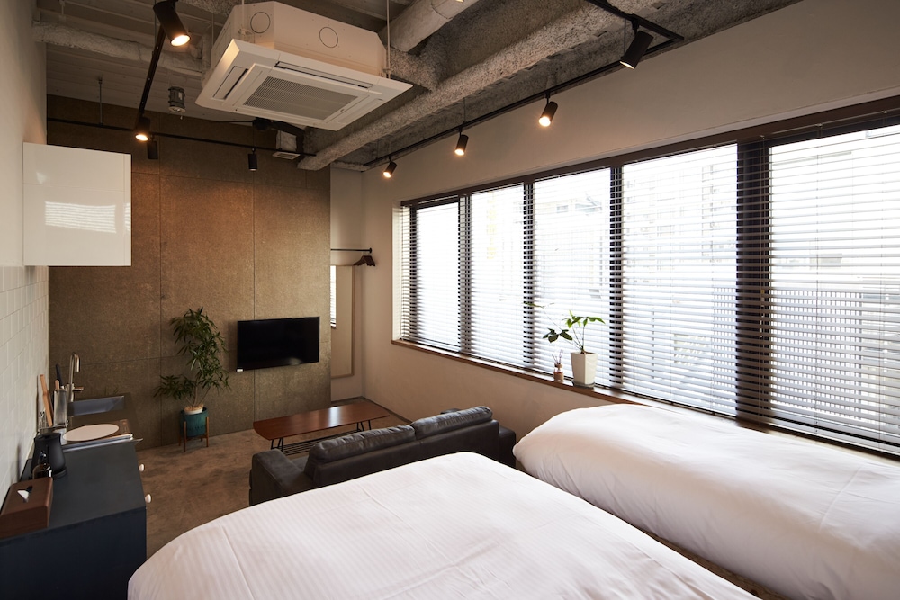 Mizuka Imaizumi 1 - Unmanned Hotel 12/39
