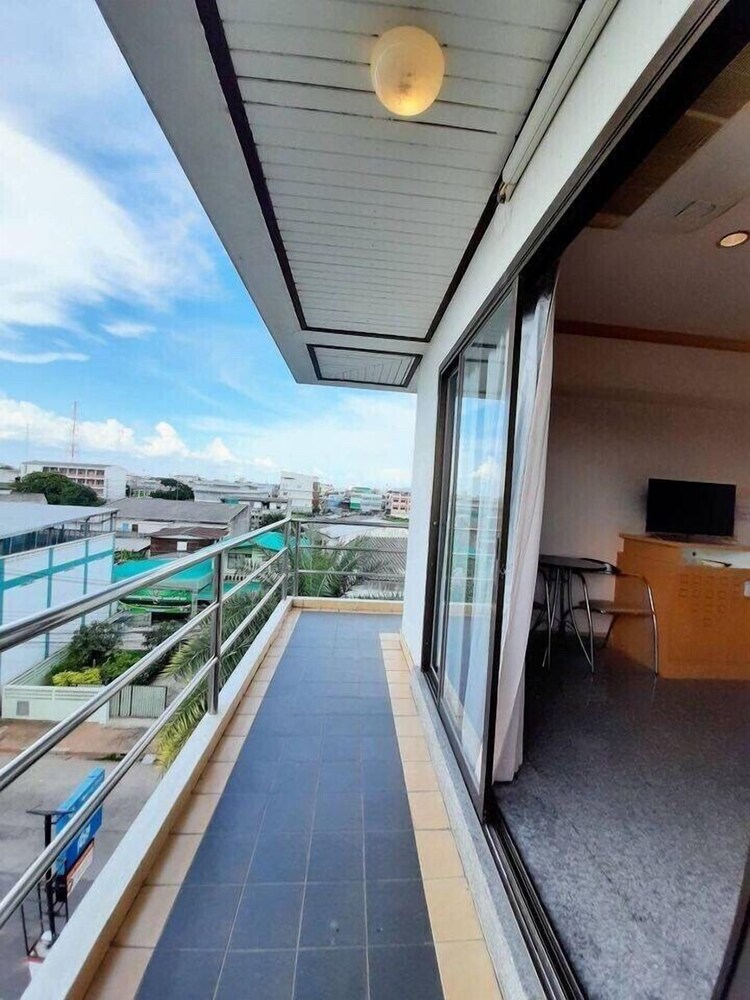 Maneerote Hotel Surin 35/46