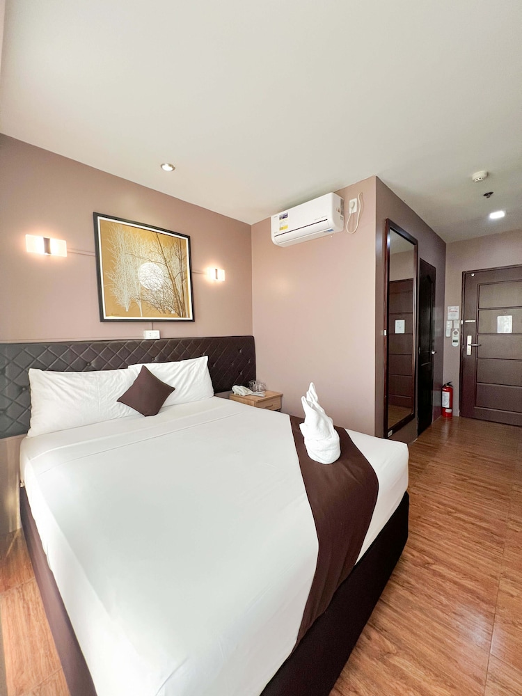 Cebu Capitol Central Hotel and Suites powered by Cocotel 30/55
