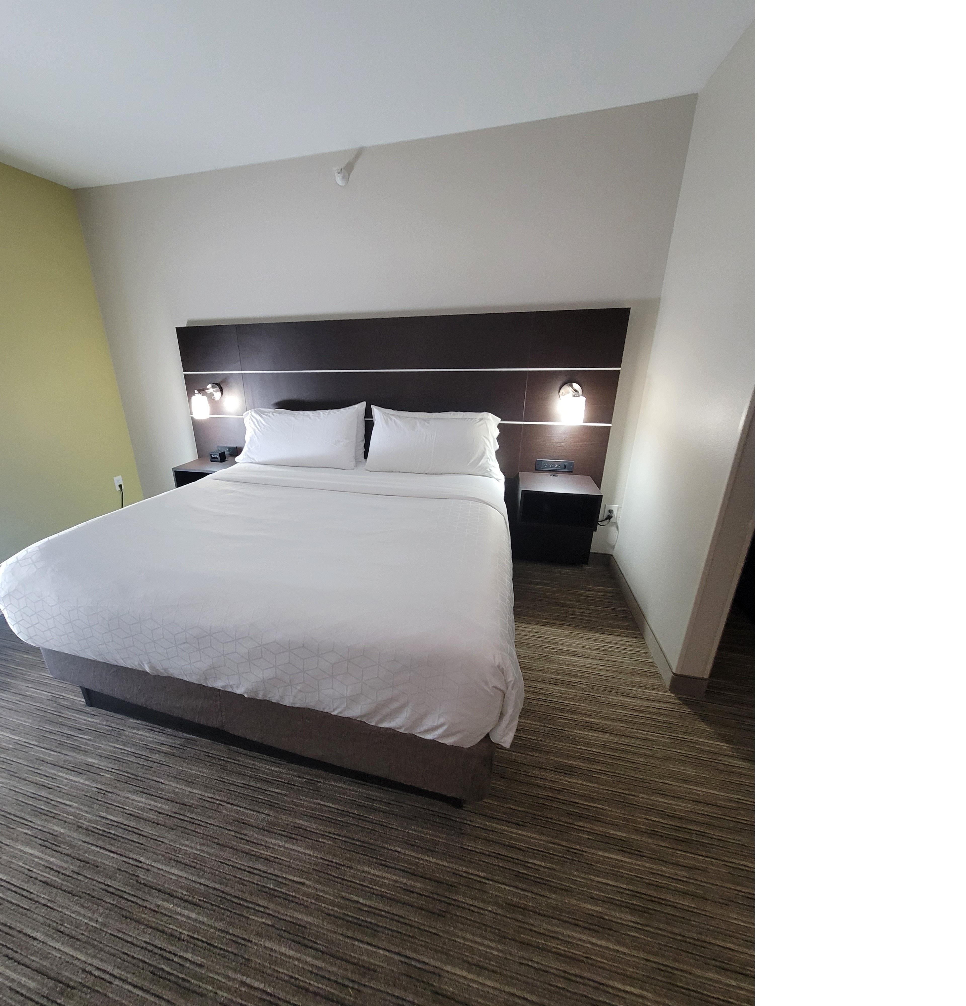 جناح بسرير كينج، Holiday Inn Express and Suites - Junction City, Kansas 3/4