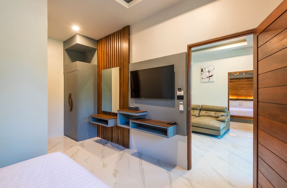 Loy Chalet 15/36