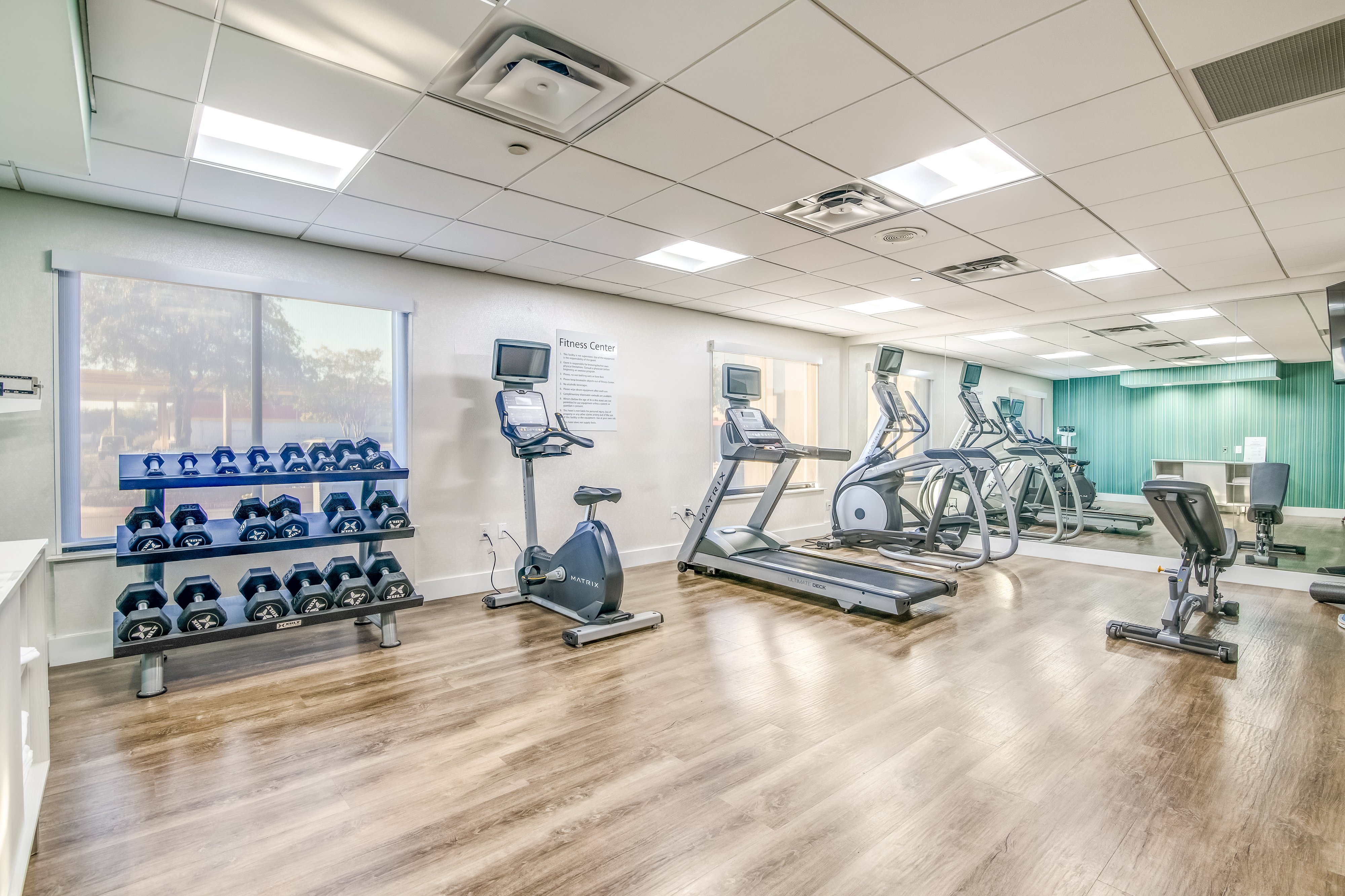 Holiday Inn Express and Suites Longview North 37/58