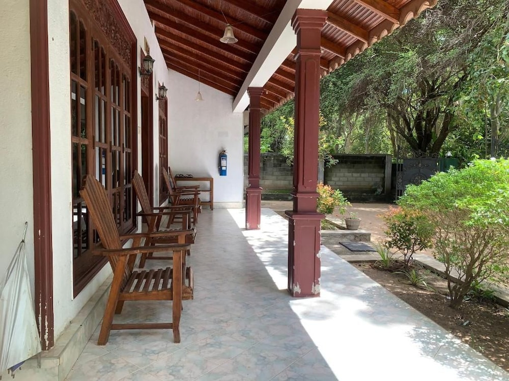 Sinhagiri Villa 35/37