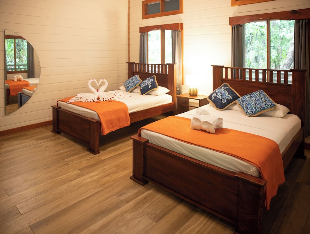 PACHIRA LODGE 22/65
