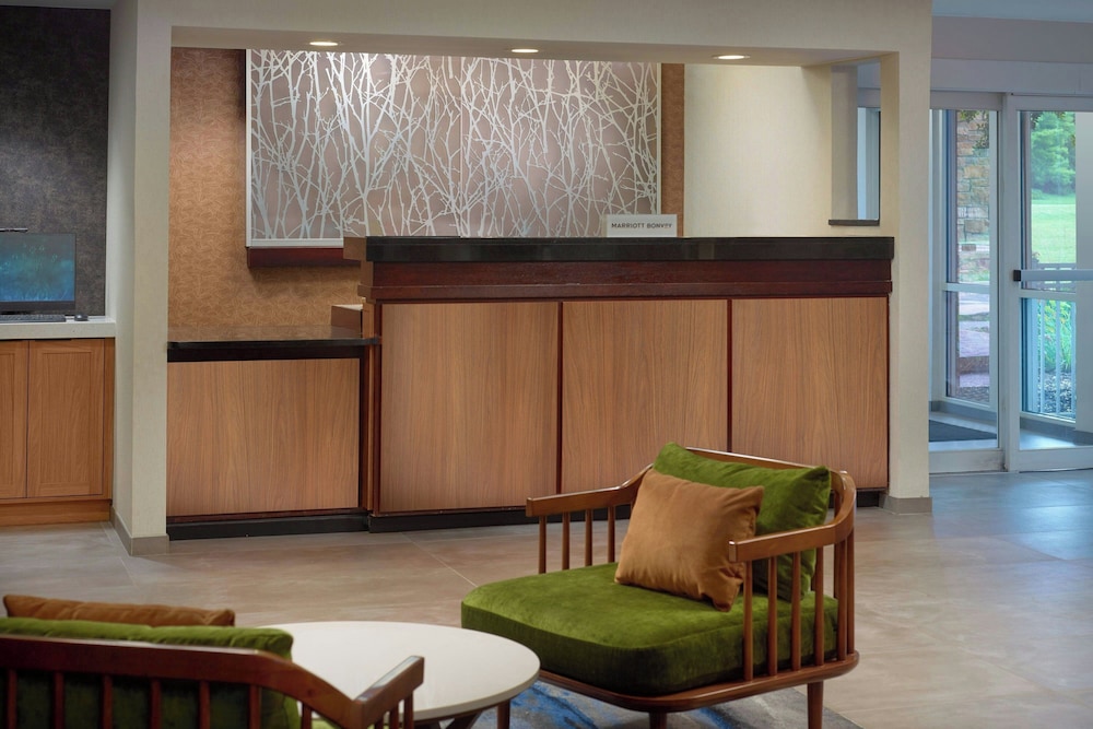 Fairfield Inn And Suites Frederick 9/50