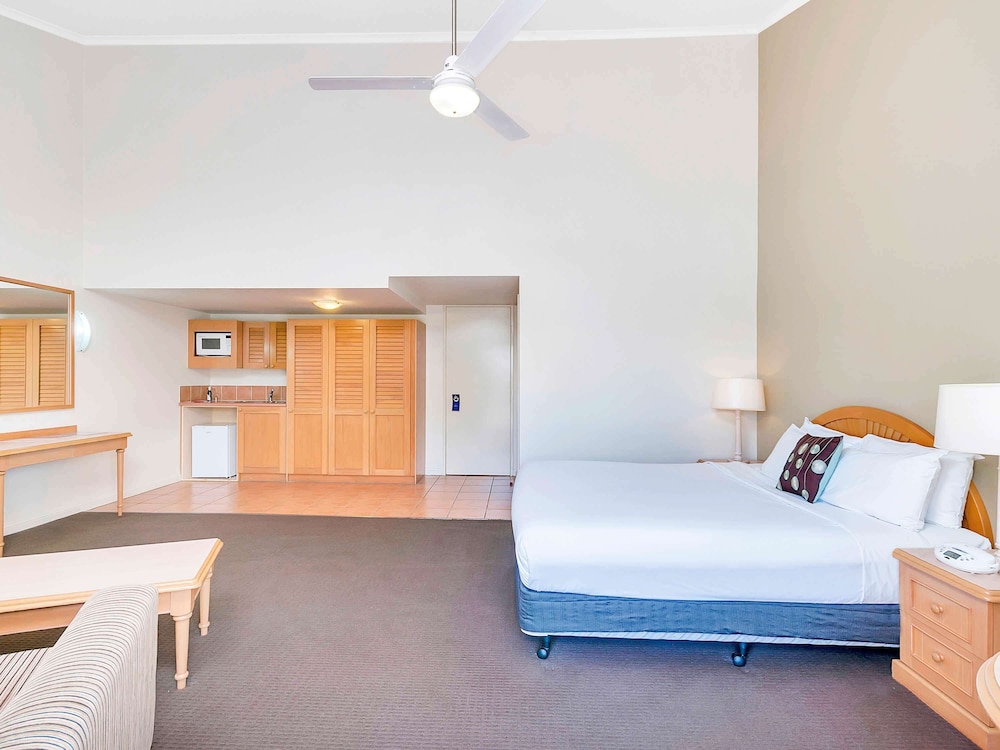 Mercure Cairns 24/64
