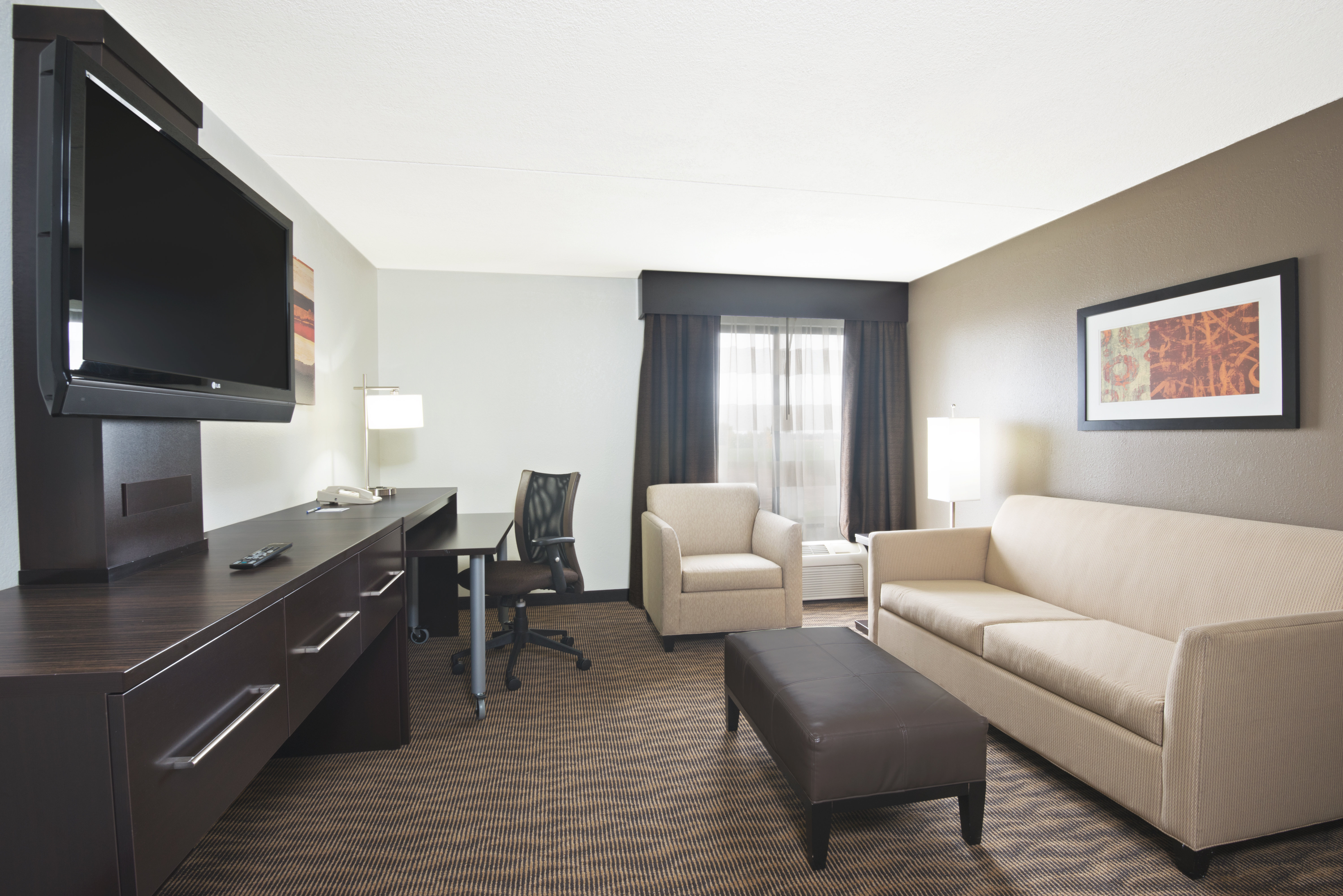 Holiday Inn Express Hotel Suites Colby 40/60