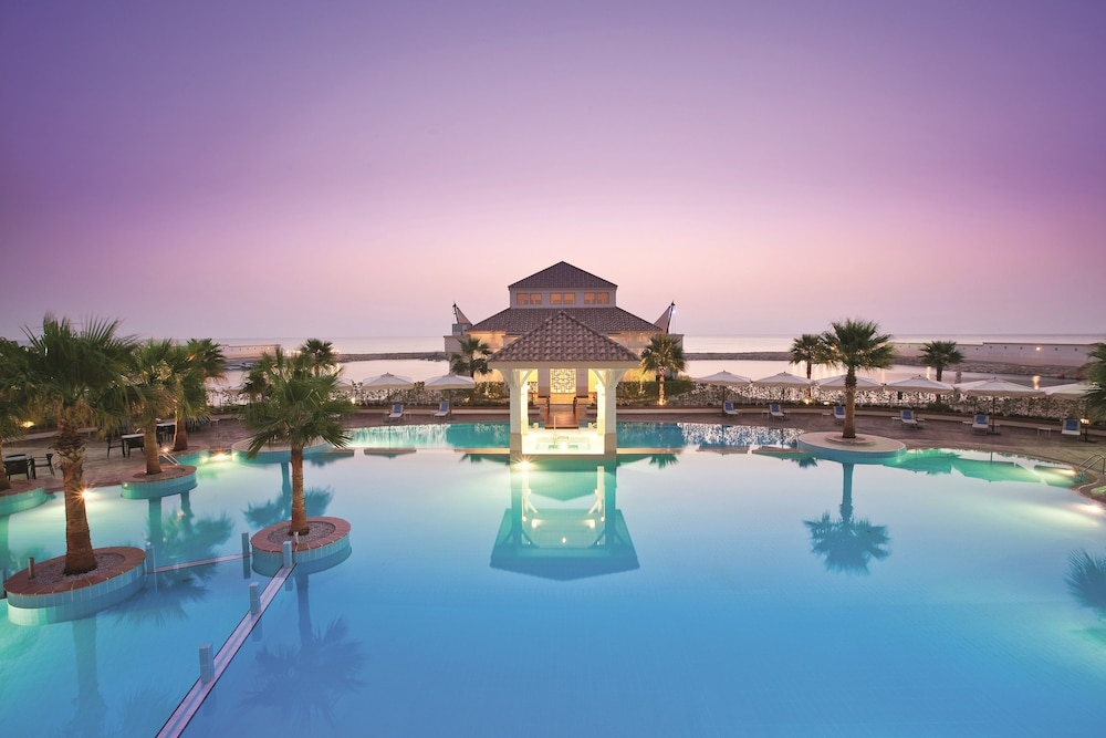 منتجع موڤنبيك شاطئ الخُبر(Movenpick Beach Resort Al Khobar) 27/71
