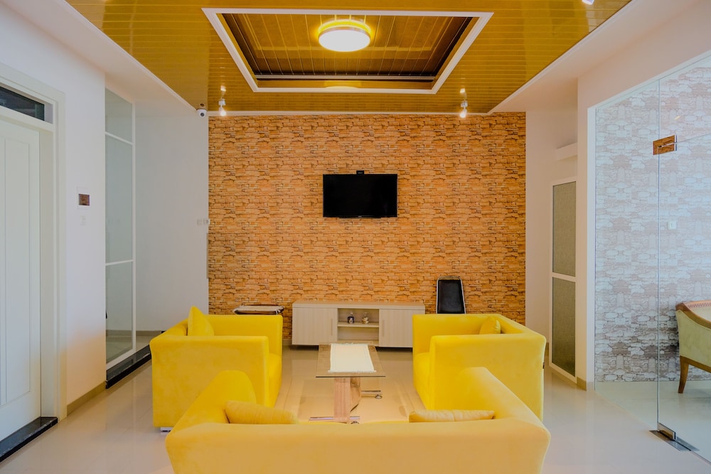 OYO 1665 Aurila Homestay Syariah 36/39