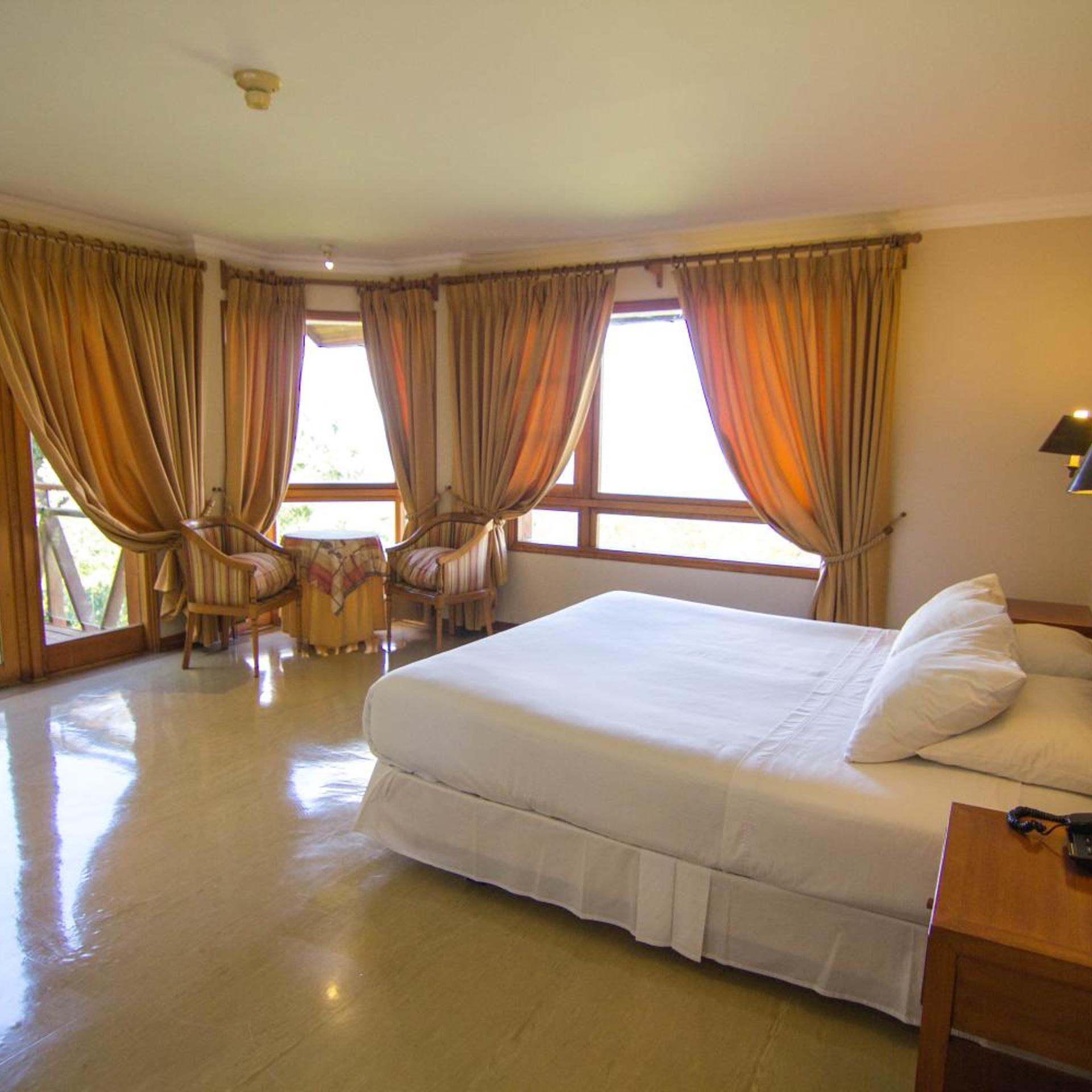 Hotel y Cabanas Punta Larga - Caja Los Andes 8/50