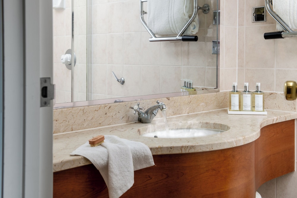 Solent Hotel and Spa 108/110