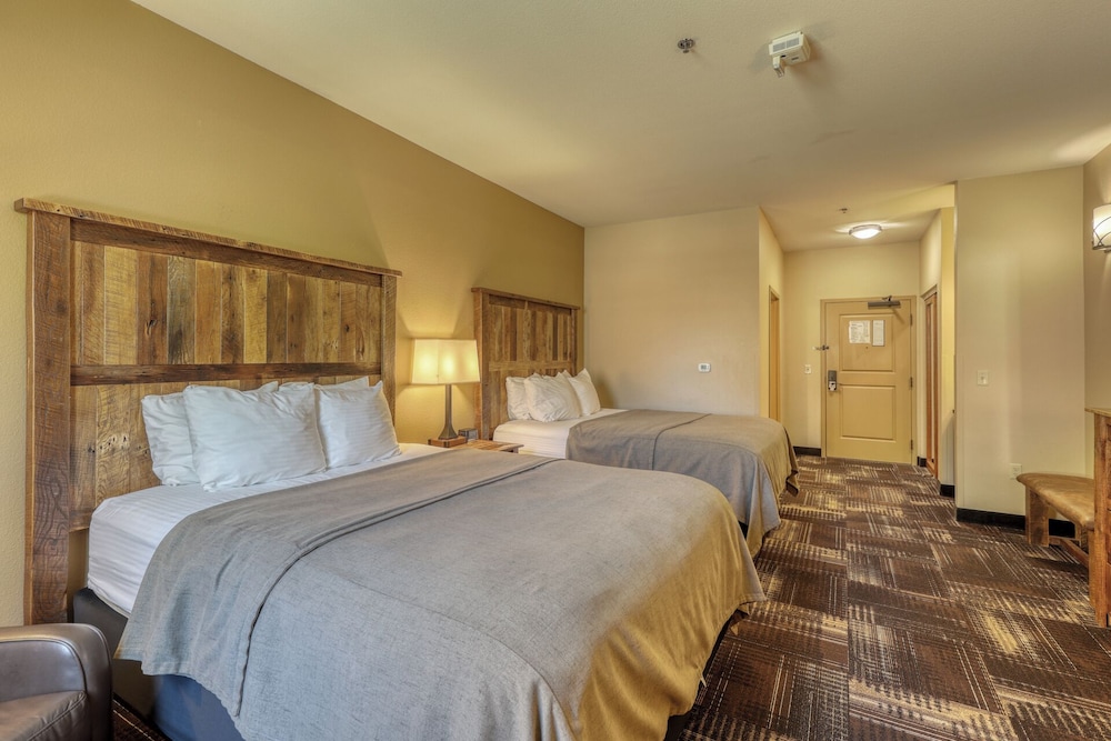 Room, 2 Queen Beds, Accessible, The Lodge At Deadwood Gaming Resort 3/5