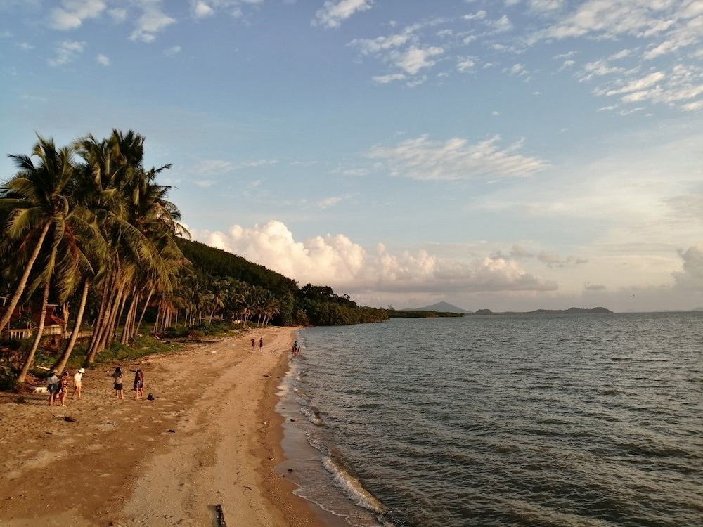 Jansom Beach Resort 54/67