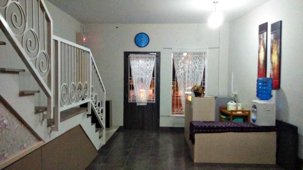 Permata Inn 23/28