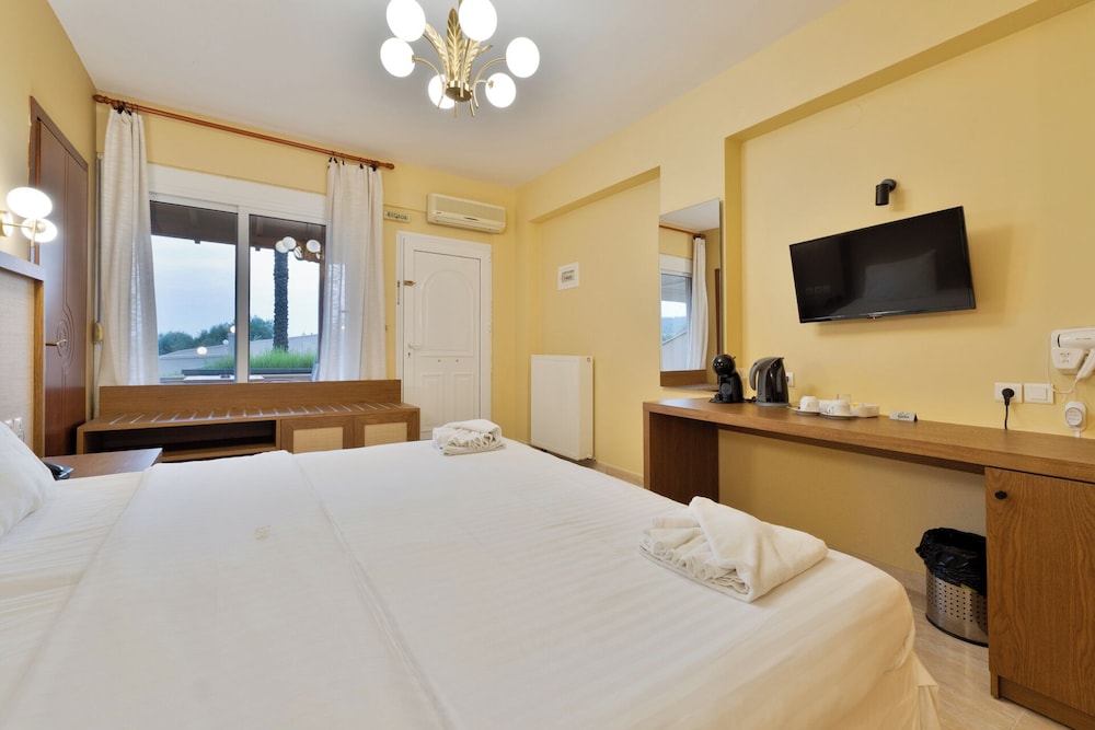 Kelyfos Hotel Bungalows and Suites 11/50