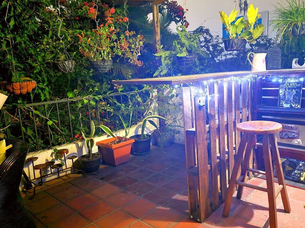 Alojamiento El Salvador Guest House 25/50