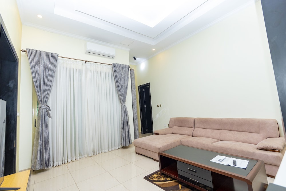 Grazia Apartments 79/96