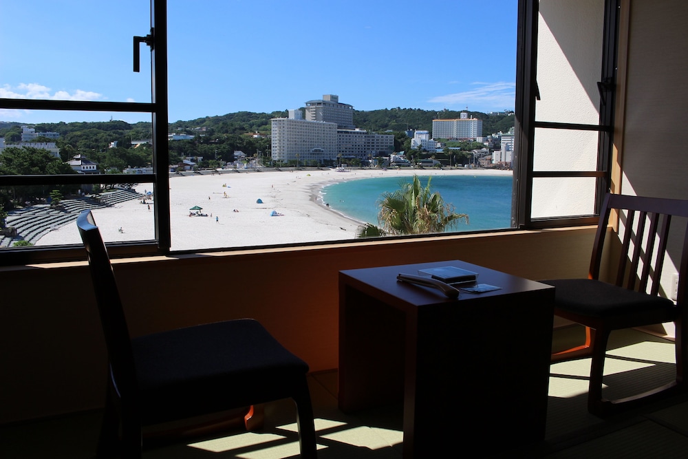 Shiraraso Grand Hotel 1/36