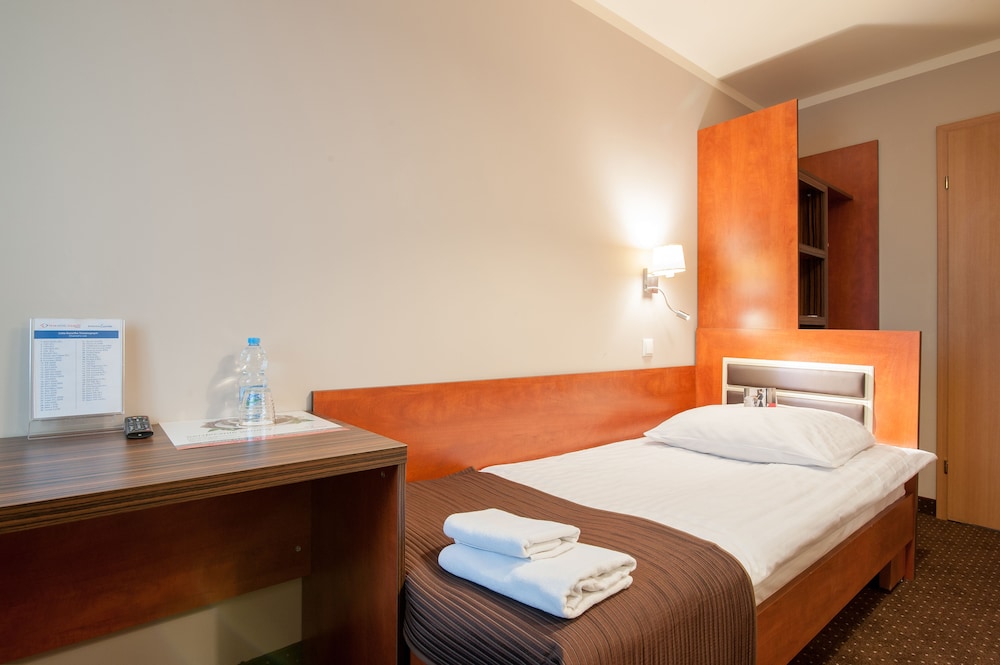 Hotel Diament Zabrze 12/66