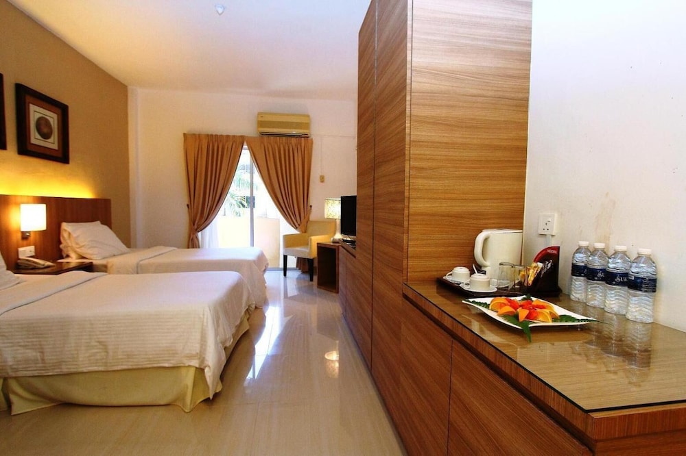 Rompin Beach Resorts 16/39