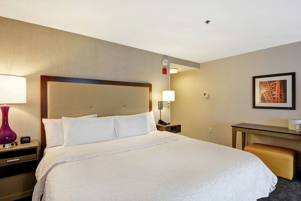 Hampton Inn & Suites Ashland 16/47