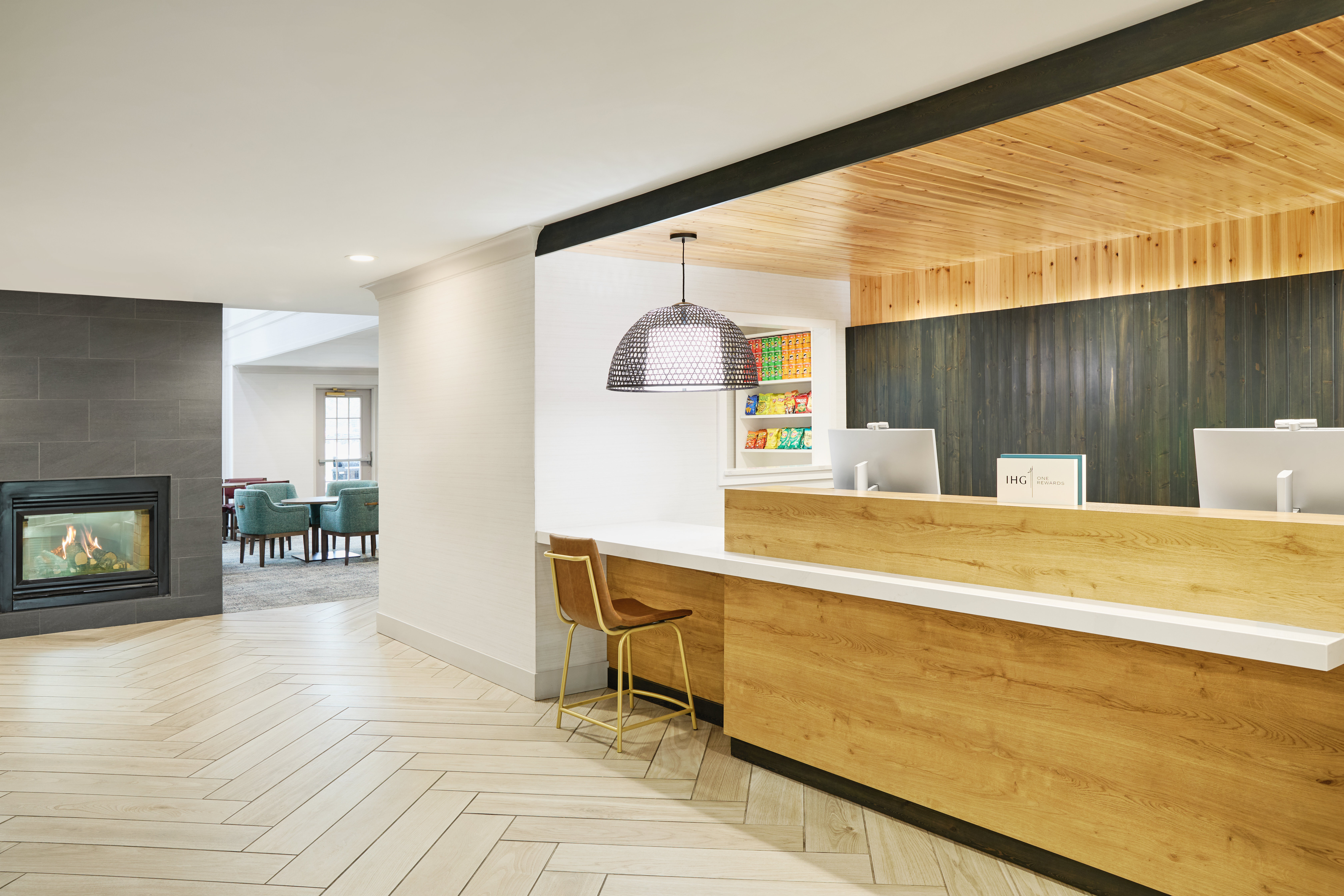 Staybridge Suites Peoria Downtown 6/34