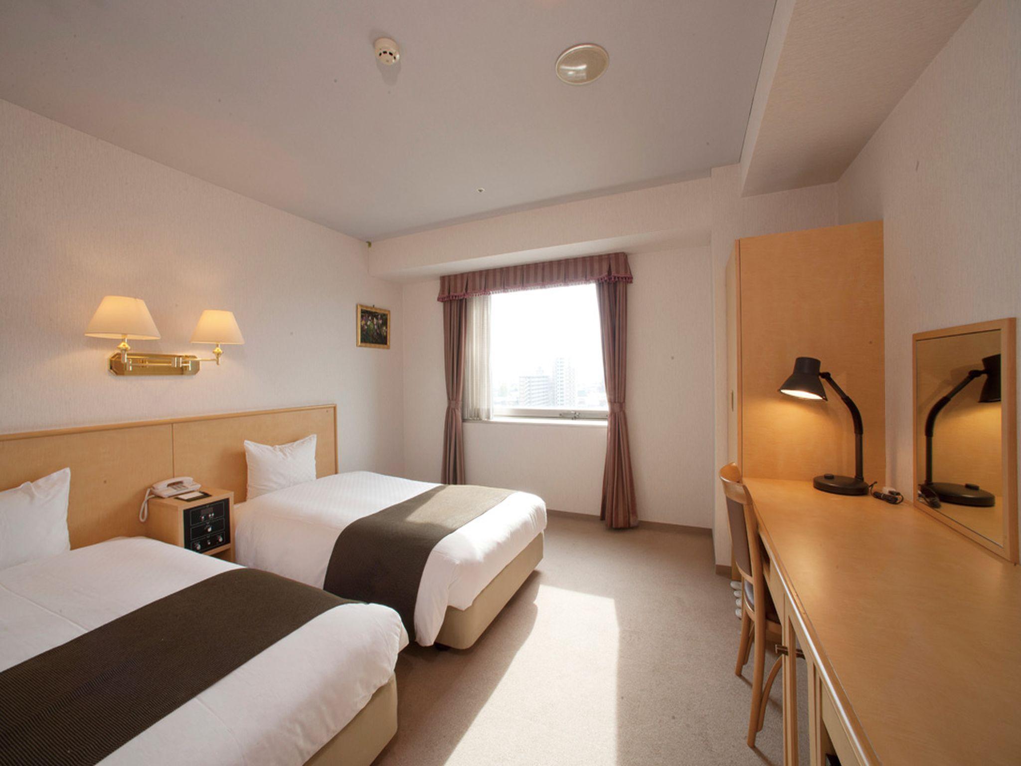 غرفة قياسية بسريرين منفصلين، Yamagata Kokusai Hotel 2/2