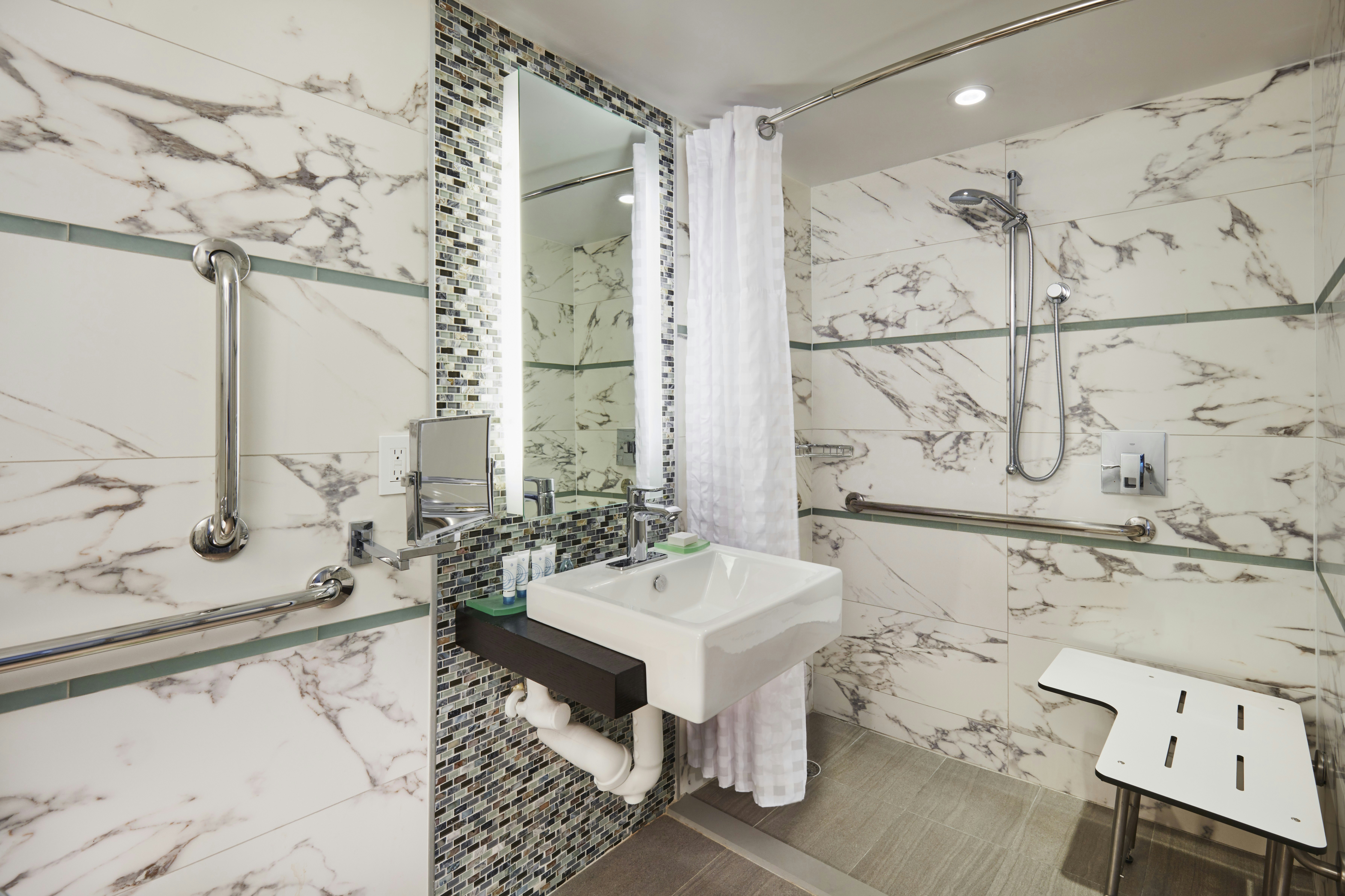 Waterstone Resort And Marina Curio Collection Ex Waterstone Resort Marina A Doubletree By Hilton 56/56