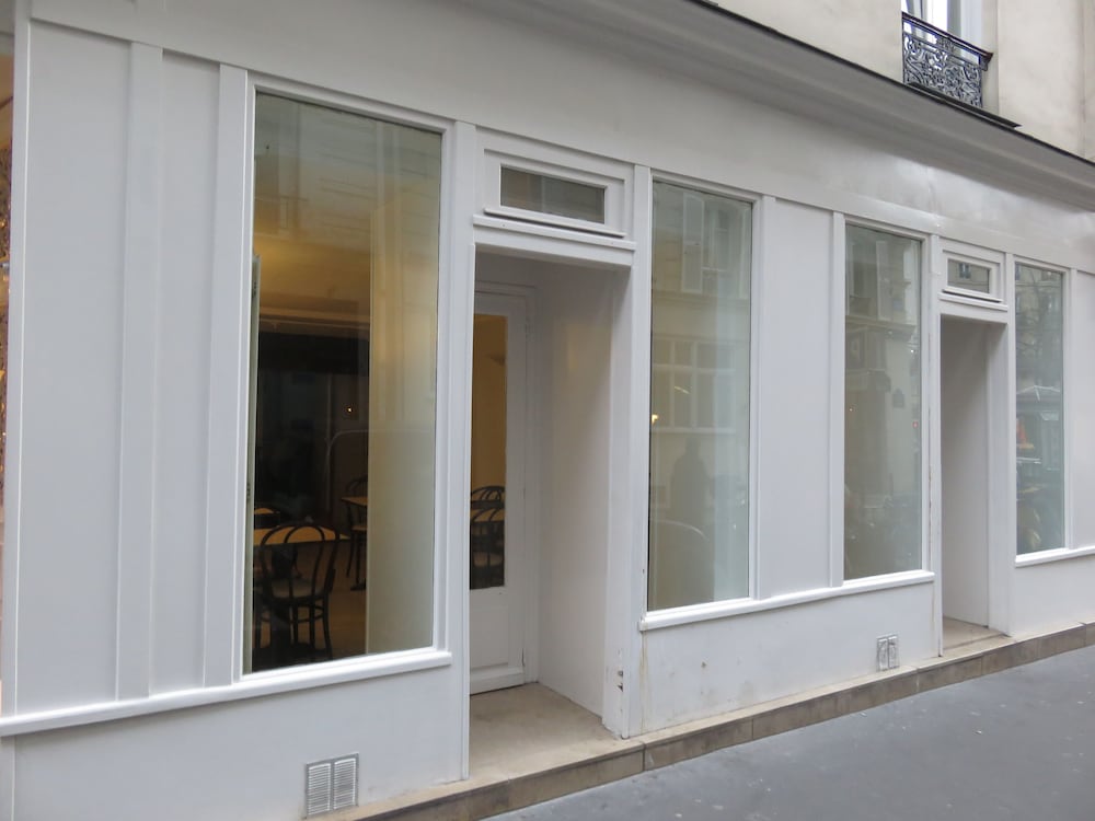 Marys Hotel Republique 3/60