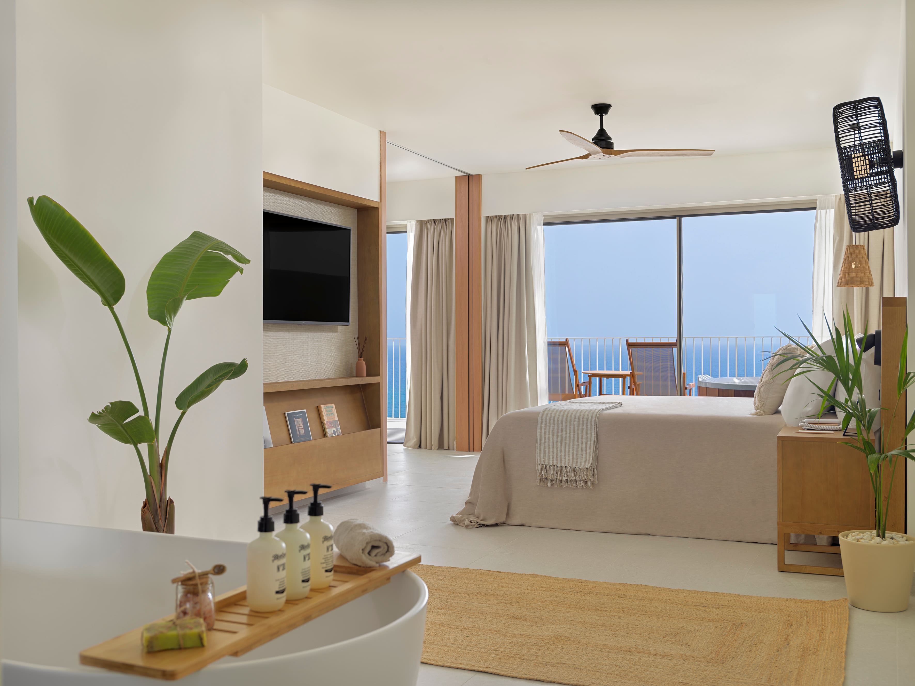 Reserve, Master, Suite, Ocean Front, Terrace Bathtub