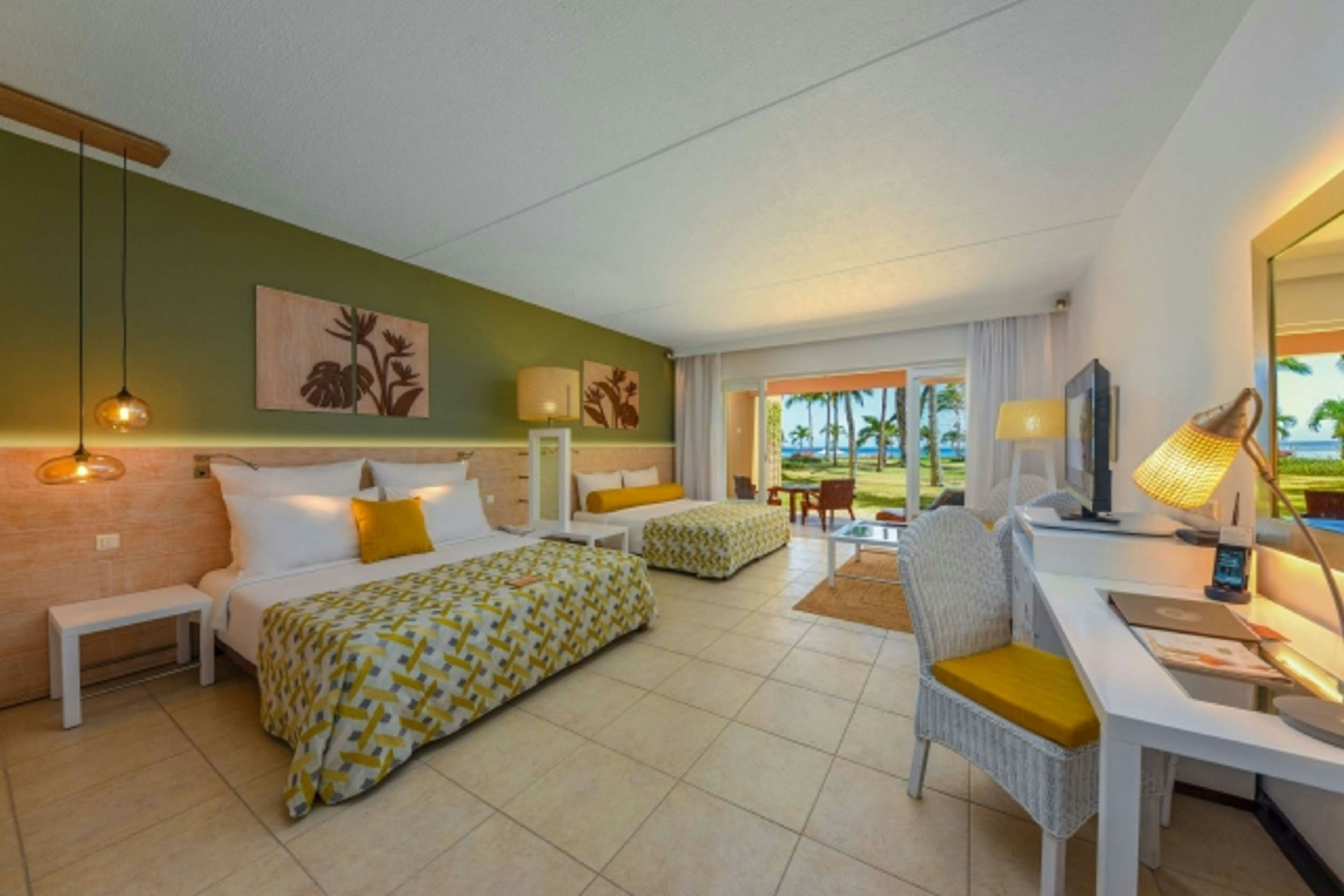 Victoria Beachcomber Resort and Spa 21/54