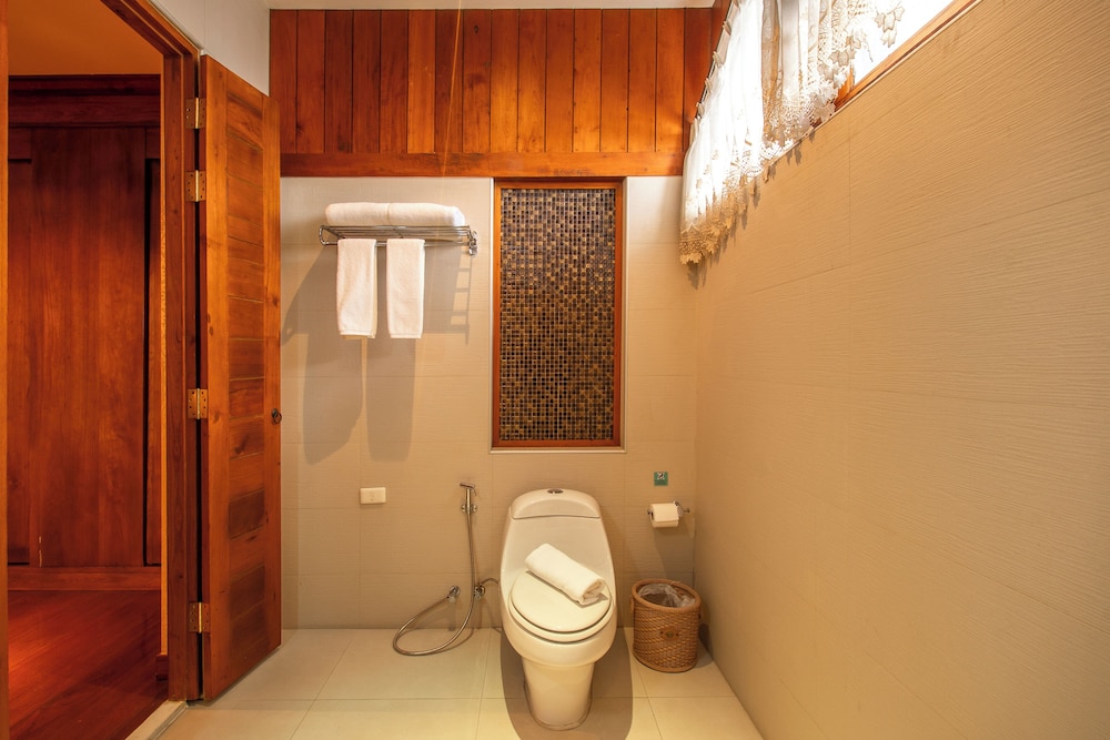 2 Bedrooms, Grand, Residence, Suite, Twin Beds, King Bed, Sofa، Kodchasri Thani Hotel Chiangmai 6/9
